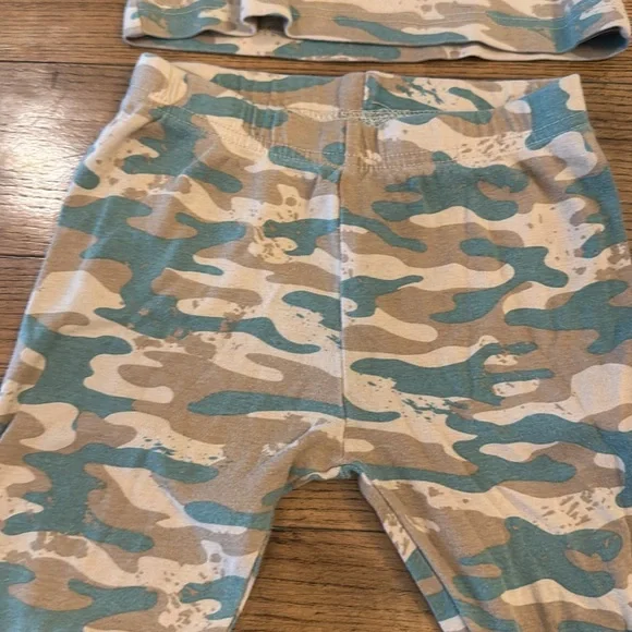 ☀️3 for $10☀️ Carter’s Camouflage Pajama Set - Picture 3 of 4